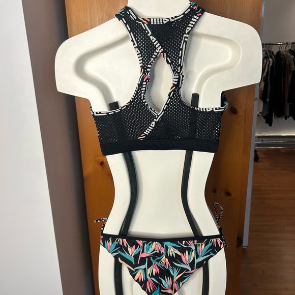 Body Glove Orange and Black Bikini Swimwear❤️M - Picture 7 of 12